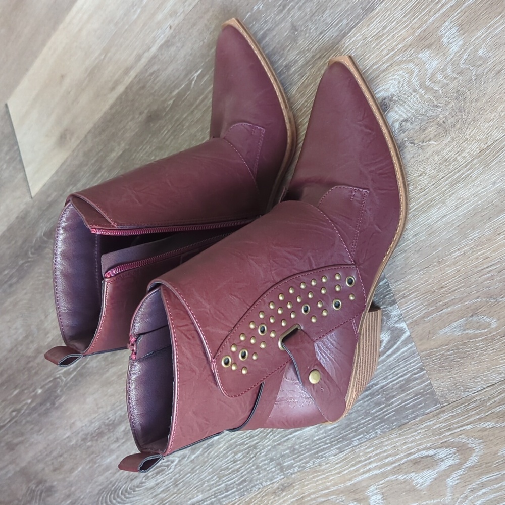 Nwot Bellini cowboy boots